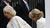 El traje de coronación de la reina Camilla en exhibición pública