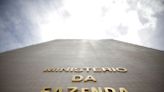 Juros restritivos no Brasil inibem captação da poupança e crédito, diz secretário de Haddad Por Reuters