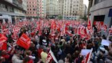 Cava y galletas en la sede de los socialistas para festejar