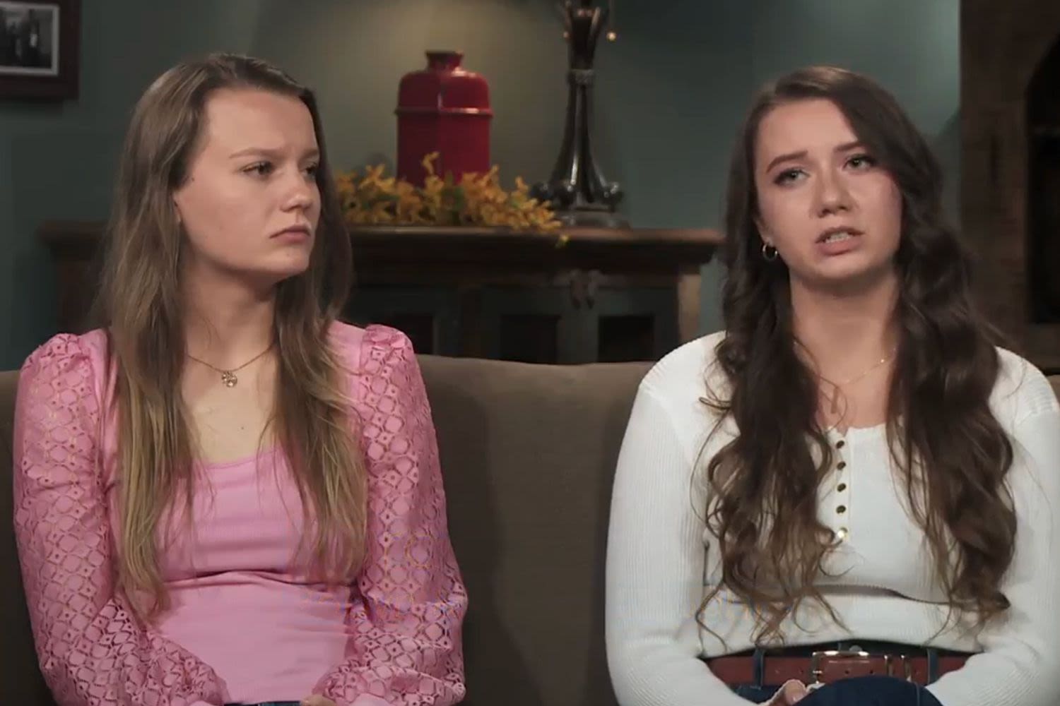 Sister Wives: Robyn's Eldest Daughters Claim Family Members 'Directly' Told Them They Weren't 'Accepted' by the Family