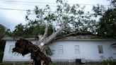 Millones se preparan para un sofocante calor luego de que Beryl los dejó sin electricidad en Houston