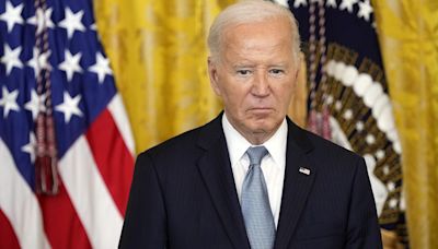 Biden, en el punto de mira: Varios famosos piden que se retire de la carrera presidencial