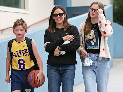Jennifer Garner attends son Samuel’s basketball game and more star snaps