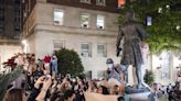 La Policía desaloja el edificio ocupado en Columbia y detiene a los estudiantes