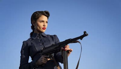 Eiza González cuenta cómo fue dar vida a una espía y trabajar con Henry Cavill y Guy Ritchie