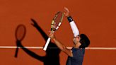 Carlos Alcaraz takes out Jannik Sinner in a jittery seesaw of a French Open semifinal