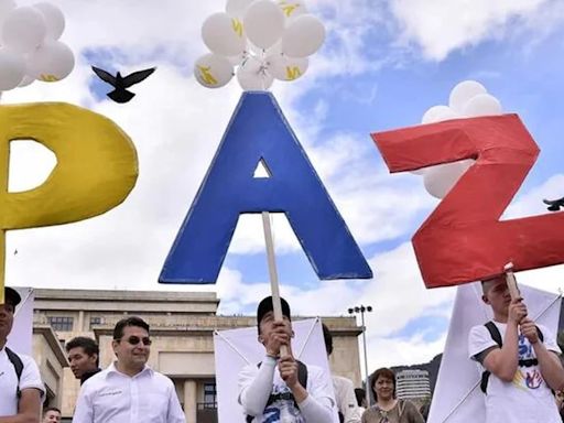 Gustavo Petro firmó decreto que reglamenta el proceso de reincorporación de más de 12.000 firmantes de paz