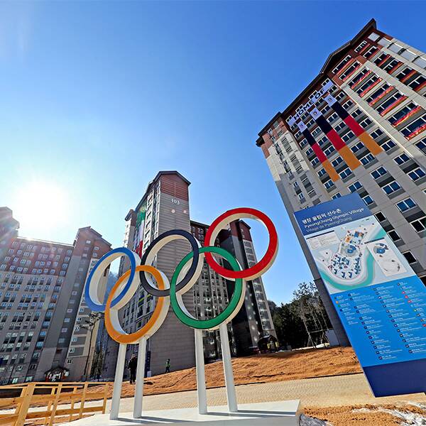 How the Olympic Village Became Known For Its Sexy Escapades - E! Online