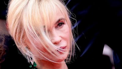 Emmanuelle Béart "profondément mère" : l’actrice encense ses trois enfants et les superlatifs ne manquent pas