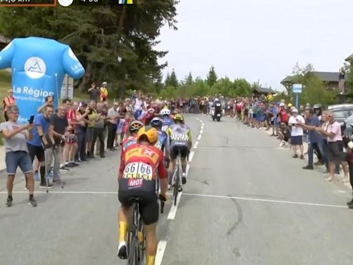 Desastre absoluto, los ciclistas del Dauphiné se equivocan de carretera por una mala señalización