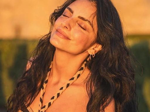 Aislinn Derbez comparte conmovedoras fotografías con Tessa, hija de José Eduardo Derbez y Paola Dalay