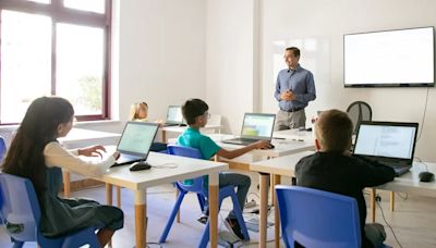 Un profesor alucina con el objeto que llevó un alumno de segundo de primaria a los exámenes: “Nada mejor para quitarse el estrés”