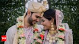 Wedding Photography Tips: Pose with Ease: Mastering comfortable and natural wedding photography | - Times of India