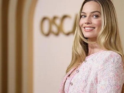 Margot Robbie está embarazada; así luce con pancita (FOTOS)