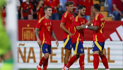 Ayoze disfruta y marca en su estreno con la selección española en Badajoz