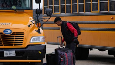 Chicago bracing for Texas to bus 25,000 migrants to city ahead of Democratic National Convention