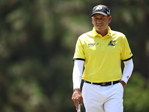 Sergio Garcia, after run-ins with fans and officials over slow play, fails to qualify for British Open