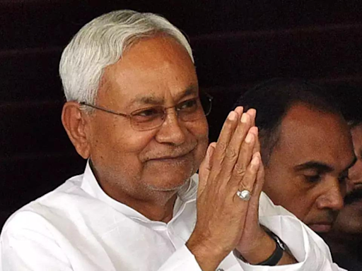 Bihar CM Nitish Kumar conducts aerial survey in three districts as water level rises in several rivers in Bihar | India News - Times of India