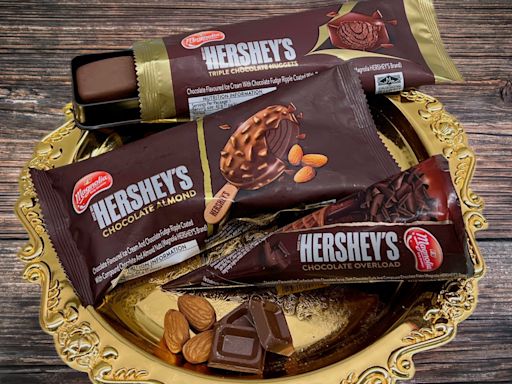 Hershey’s is giving away free ice cream bars over three weekends!