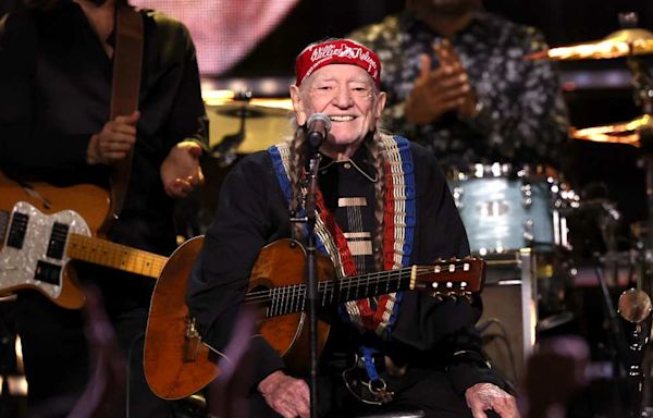 Willie Nelson's Team Updates 'Worried' Fans Amid Another Show Cancellation