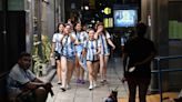 Estallido de euforia en Argentina por el sufrido pase a semis en el Mundial