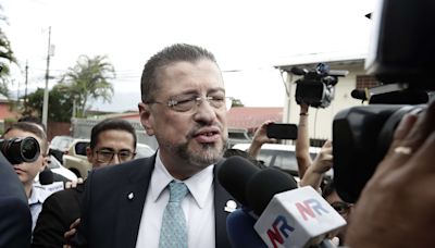 Presidente de Costa Rica declara ante Fiscalía por casos de amenazas y de audios filtrados