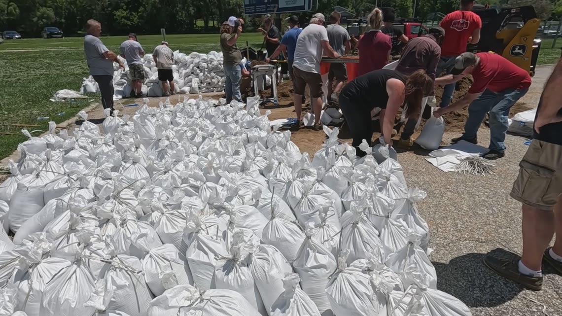 Fort Dodge prepares for flooding that could make the record book