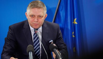 Primer ministro de Eslovaquia sale de hospital tras intento de asesinato