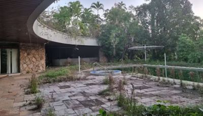 Pele’s £1.1m mansion abandoned & stripped by looters after being ‘left to rot’