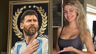 Del conurbano a París: quién es la artista argentina que vende sus cuadros de Lionel Messi en los JJOO