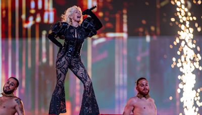 Luces y sombras de los looks de Eurovisión: del encaje de Nebulossa a las pezoneras , plumas y brillos de otros protagonistas