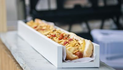 Com cachorro-quente de 120 centímetros, hambúrguer de 3 quilos e torre de churros, Feira do Podrão estreia na Quinta da Bota Vista