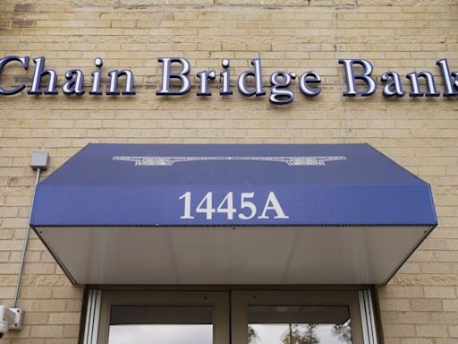 Tiny Chain Bridge is top banker to Trump, Republican campaigns