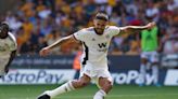 Aleksandar Mitrovic has late penalty saved as Wolves hold Fulham