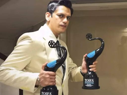 TOIFA OTT Awards 2023: Vijay Varma wins acting excellence in a negative role for 'Dahaad'; calls it 'Tofa' | Hindi Movie News - Times of India