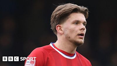 Bromley bring in midfielder Lewis Leigh from Preston North End