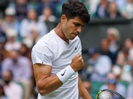 Alcaraz vai às quartas em Wimbledon