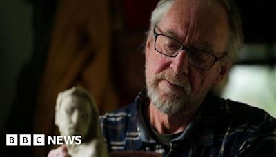 Parkinson’s disease: Ruthin man uses art sculpting as therapy
