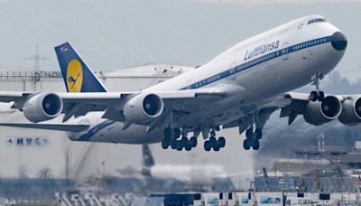 Wild Video Shows Lufthansa Boeing 747 Bouncing Off Runway in Failed Landing