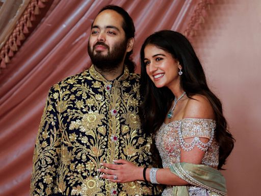 Casal indiano bilionário vai promover novas festas na Inglaterra nos próximos meses