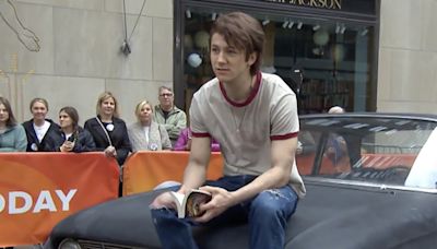 Video: Watch Brody Grant and the Cast of THE OUTSIDERS Perform 'Great Expectations' on TODAY