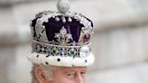 König Charles III.: Mit der Krone kam die Krise