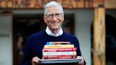 Los cinco libros que Bill Gates recomienda leer este verano: Vietnam, espías, Inteligencia Artificial y autoayuda