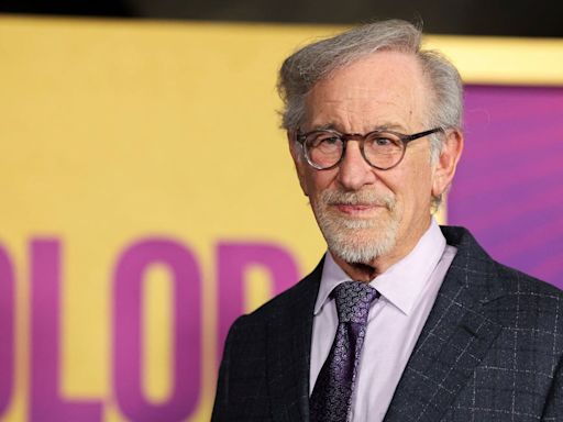 Steven Spielberg vuelve a sus orígenes con una película sobre OVNIS