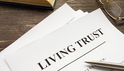 Suze Orman Explains Why Savvy Families Are Secretly Crafting 'Living Trusts' to Shield Wealth from Greedy Probate Courts