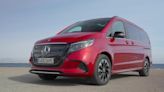 The new Mercedes-Benz EQV AVANTGARDE Design in Hyacinth red metallic