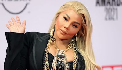 Lil Kim Announces Comeback Tour This Summer With “Somebody Special”