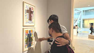 鼓勵身障者投身藝術 南市府邀身障者參觀美術展