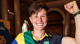 Quem é Raquel Kochhann, porta-bandeira do Brasil que venceu câncer antes dos Jogos Olímpicos