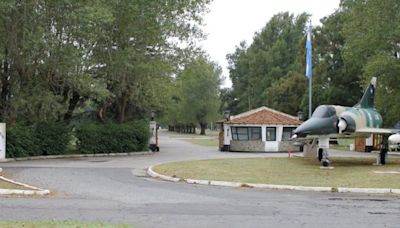 Tragedia en Tandil: un integrante de la Fuerza Aérea murió durante un entrenamiento de paracaidismo